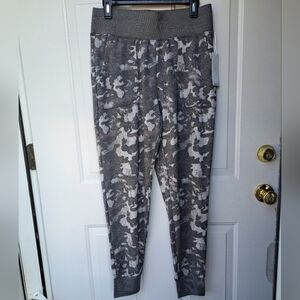 Balance collection Joggers🩶🖤